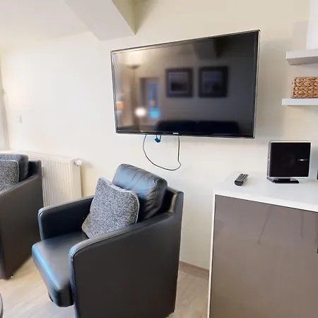 Strandnahe Fewos Mit Balkon, Meernixe, *