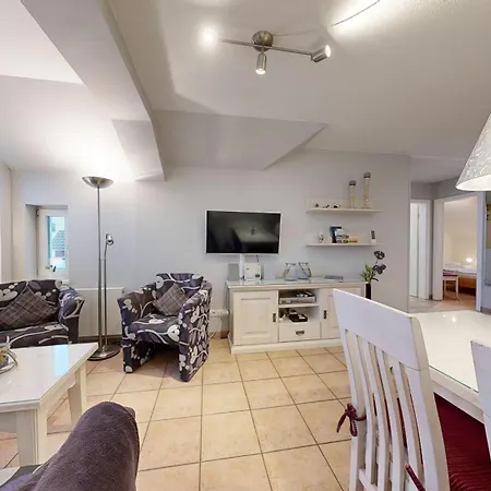 Strandnahe Fewos Mit Balkon, Meernixe, شقة بينز