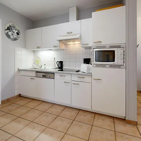 Strandnahe Fewos Mit Balkon, Meernixe, بينز