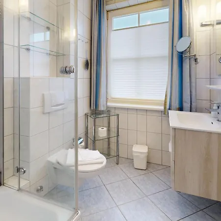 Strandnahe Fewos Mit Balkon, Meernixe, * Binz