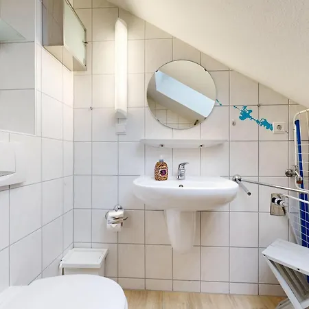 Strandnahe Fewos Mit Balkon, Meernixe, بينز