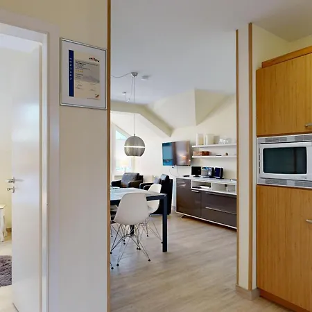 Strandnahe Fewos Mit Balkon, Meernixe, *